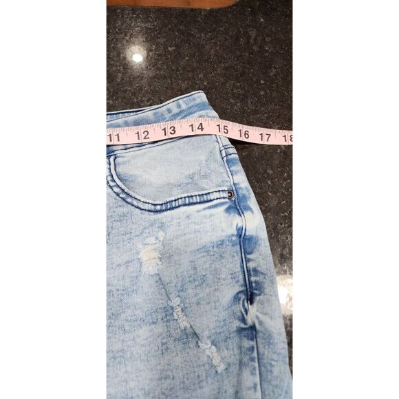 Flamingo NWT Raw Hem Distressed Skinny Mid Rise Crop Jeans in Large - Picture 5 of 7